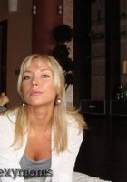 Сексапильные штучки любят безобразничать у себя дома 10 фото