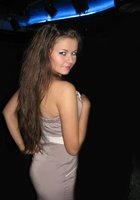 Брюнетка показывает своё красивое тело в одежде и без 6 фото Брюнетка показывает своё красивое тело в одежде и без 6 фото