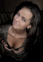 Брюнетка показывает своё красивое тело в одежде и без 1 фото Брюнетка показывает своё красивое тело в одежде и без 1 фото