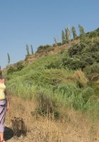 Крестьянка купается в местном озере 7 фото Крестьянка купается в местном озере 7 фото