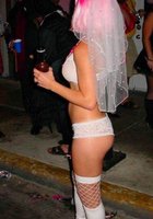 Снимки обнаженных телочек с вечеринок 10 фото