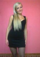 Развращенная блондинка хвастается короткими нарядами 1 фото Развращенная блондинка хвастается короткими нарядами 1 фото