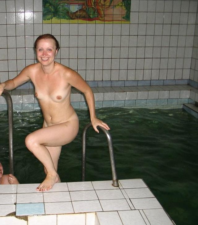 Любовницы в самом соку раздвигают бедра перед парнями 33 фотография