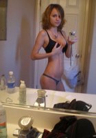 Страстные чиксы снимают себя голышом перед зеркалом 7 фото Страстные чиксы снимают себя голышом перед зеркалом 7 фото