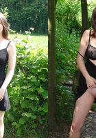 Девушки позируют дома и на лоне природы 14 фото