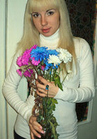 Русская блондинка с челкой и веснушками разделась в студии 6 фото Русская блондинка с челкой и веснушками разделась в студии 6 фото