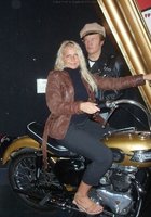 Байкерша хорошо отдохнула с мужем 4 фото Байкерша хорошо отдохнула с мужем 4 фото