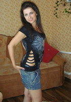 Миниатюрная брюнетка раздевается дома до гола 1 фото Миниатюрная брюнетка раздевается дома до гола 1 фото