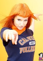 Рыженькая любовница на роликах показывает сиськи в кабинете 2 фото Рыженькая любовница на роликах показывает сиськи в кабинете 2 фото