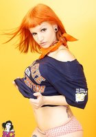 Рыженькая любовница на роликах показывает сиськи в кабинете 10 фото Рыженькая любовница на роликах показывает сиськи в кабинете 10 фото