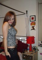 Скромница разделась до трусиков перед новым парнем 4 фото Скромница разделась до трусиков перед новым парнем 4 фото