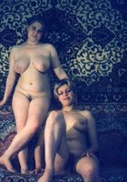 Мамки провели горячую фотосессию дома 1 фото Мамки провели горячую фотосессию дома 1 фото