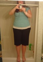 Полная шатенка сделала селфи у зеркала 21 фото