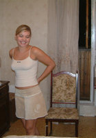 Девушка раздевается и становится на мостик 1 фото Девушка раздевается и становится на мостик 1 фото