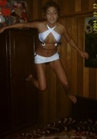 Молоденькая красотка позирует в короткой юбке 28 фото Молоденькая красотка позирует в короткой юбке 28 фото