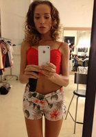 Молодая модель оголилась и показывает дойки и сочную промежность 1 фото Молодая модель оголилась и показывает дойки и сочную промежность 1 фото