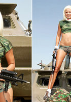 Блондинка похожая на Барби разделась до гола 10 фото Блондинка похожая на Барби разделась до гола 10 фото