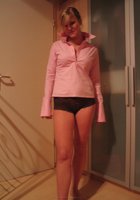 Молодая нимфа в трусах хвастается сиськами и попой в с пальне 5 фото Молодая нимфа в трусах хвастается сиськами и попой в с пальне 5 фото