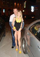 Любовники сношаются на кровати и гуляют по городу 5 фото Любовники сношаются на кровати и гуляют по городу 5 фото