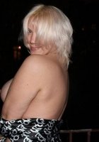 Баловница снимает вещи и хвастается большими сиськами в квартире 21 фото Баловница снимает вещи и хвастается большими сиськами в квартире 21 фото