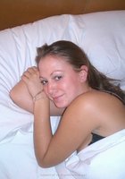 Сучка с большими дойками лижет пенис мачо на отдыхе 1 фото Сучка с большими дойками лижет пенис мачо на отдыхе 1 фото