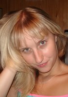 Блондинка с розовой писькой демонстрирует неприкрытые интимные места на камеру 8 фото Блондинка с розовой писькой демонстрирует неприкрытые интимные места на камеру 8 фото