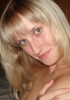 Блондинка с розовой писькой демонстрирует неприкрытые интимные места на камеру 9 фото Блондинка с розовой писькой демонстрирует неприкрытые интимные места на камеру 9 фото