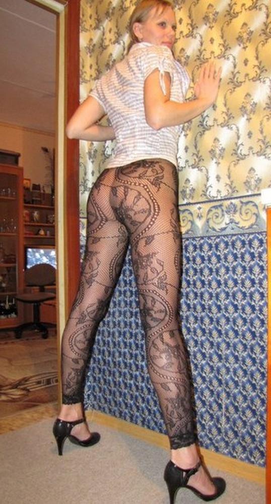 Домашние эротические снимки стройной блондинки 12 фотография