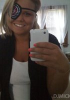 Модели фотографируют себя на телефон 1 фото Модели фотографируют себя на телефон 1 фото