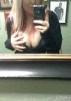 Модели фотографируют себя на телефон 7 фото Модели фотографируют себя на телефон 7 фото