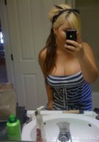 Модели фотографируют себя на телефон 5 фото Модели фотографируют себя на телефон 5 фото