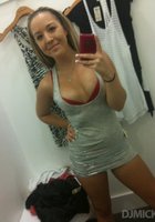 Модели фотографируют себя на телефон 8 фото Модели фотографируют себя на телефон 8 фото