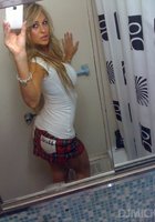 Модели фотографируют себя на телефон 11 фото Модели фотографируют себя на телефон 11 фото