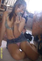 Молодая азиатка любит фотографировать себя в зеркало 5 фото Молодая азиатка любит фотографировать себя в зеркало 5 фото