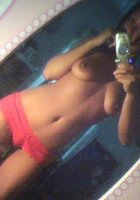 Молодая азиатка любит фотографировать себя в зеркало 8 фото Молодая азиатка любит фотографировать себя в зеркало 8 фото