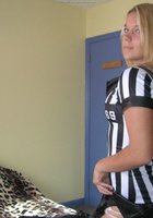 Полная блондинка позирует в разной эротической одежде 17 фото Полная блондинка позирует в разной эротической одежде 17 фото