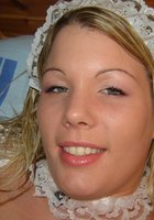 Горничная эротично двигается и оголяет упругие титьки 31 фото Горничная эротично двигается и оголяет упругие титьки 31 фото