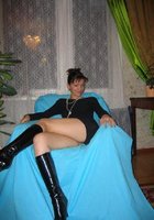 Красивые мамки позируют голыми и занимаются сексом с молодыми 17 фото Красивые мамки позируют голыми и занимаются сексом с молодыми 17 фото