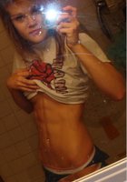 Селфи студенток с милыми лицами перед зеркалом 2 фото Селфи студенток с милыми лицами перед зеркалом 2 фото