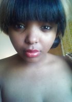 Длинноволосая негритянка с большой грудью фотографируется в спальне 10 фото Длинноволосая негритянка с большой грудью фотографируется в спальне 10 фото