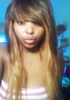 Длинноволосая негритянка с большой грудью фотографируется в спальне 1 фото Длинноволосая негритянка с большой грудью фотографируется в спальне 1 фото