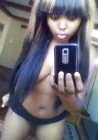 Длинноволосая негритянка с большой грудью фотографируется в спальне 6 фото Длинноволосая негритянка с большой грудью фотографируется в спальне 6 фото