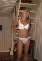 Зрелая жена сосет член мужа после неумелого стриптиза 7 фото Зрелая жена сосет член мужа после неумелого стриптиза 7 фото