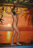 Стройная фифочка позирует в сауне в голом виде 7 фото Стройная фифочка позирует в сауне в голом виде 7 фото