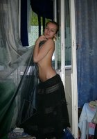 Худенькая студентка фотографирует голую грудь на диване 7 фото Худенькая студентка фотографирует голую грудь на диване 7 фото