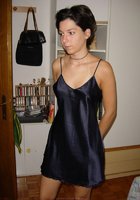 Черноволосая девушка сосет короткий член 7 фото Черноволосая девушка сосет короткий член 7 фото