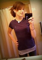 Симпатичные девицы снимают себя перед зеркалом 1 фото Симпатичные девицы снимают себя перед зеркалом 1 фото