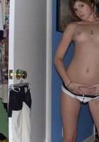 Нимфа развратничает в своей комнате в голубом пеньюаре и стрингах 20 фото Нимфа развратничает в своей комнате в голубом пеньюаре и стрингах 20 фото