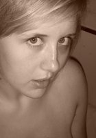 Пышка исполнила стриптиз, а затем посмастурбировала 1 фото Пышка исполнила стриптиз, а затем посмастурбировала 1 фото