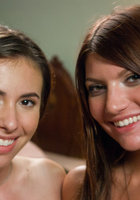 Лесбиянки балуются фистингом и дилдо 15 фото Лесбиянки балуются фистингом и дилдо 15 фото